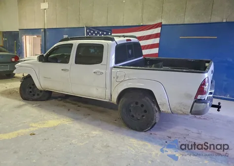 2013 Toyota Tacoma Double Cab z USA, uszkodzony, nr VIN 3TMLU4EN1DM114542